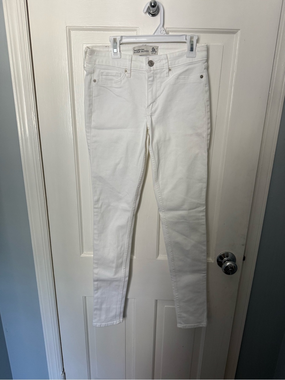 Abercrombie & Fitch White Skinny Jeans size 0